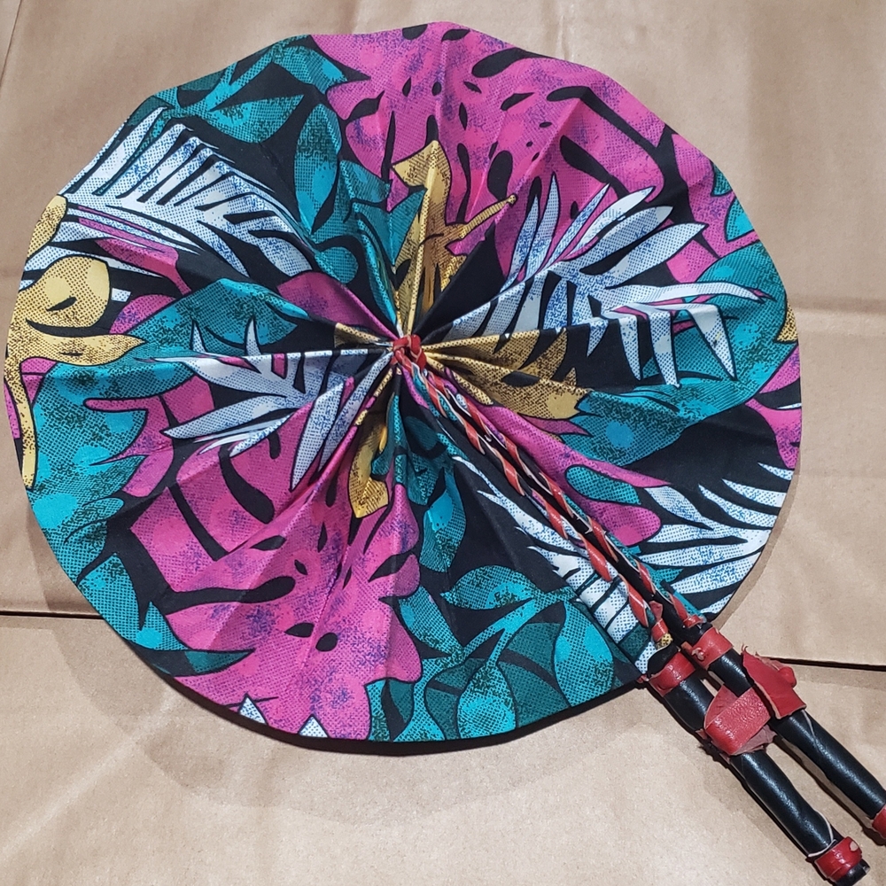Colorful Leaf Print Folding Handfan.